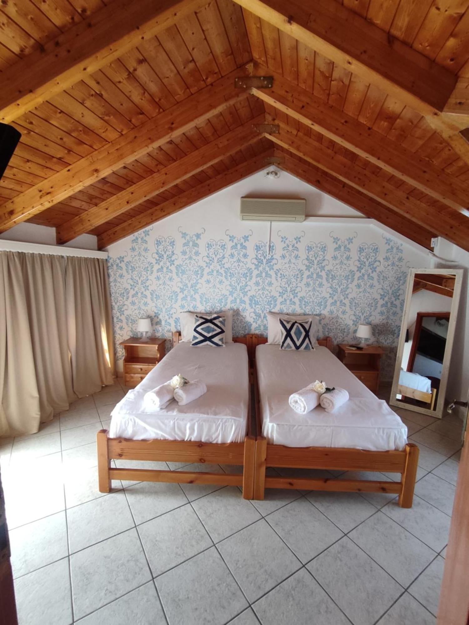 Chloe Attic Villa Agia Efimia Exterior foto