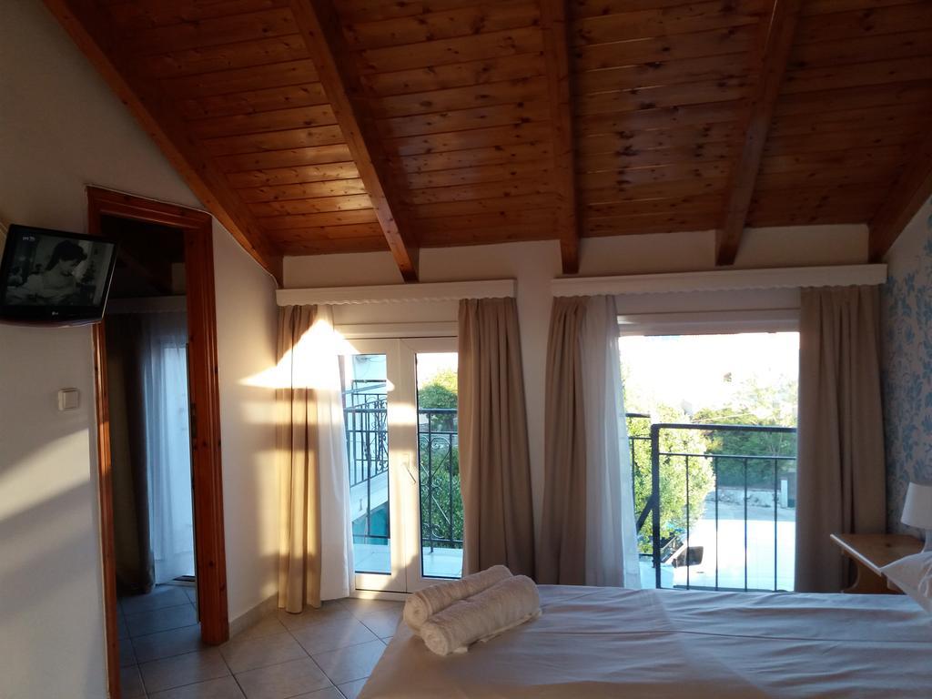 Chloe Attic Villa Agia Efimia Exterior foto